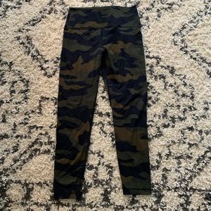 SOLD PINK Camo Ultimate Leggings